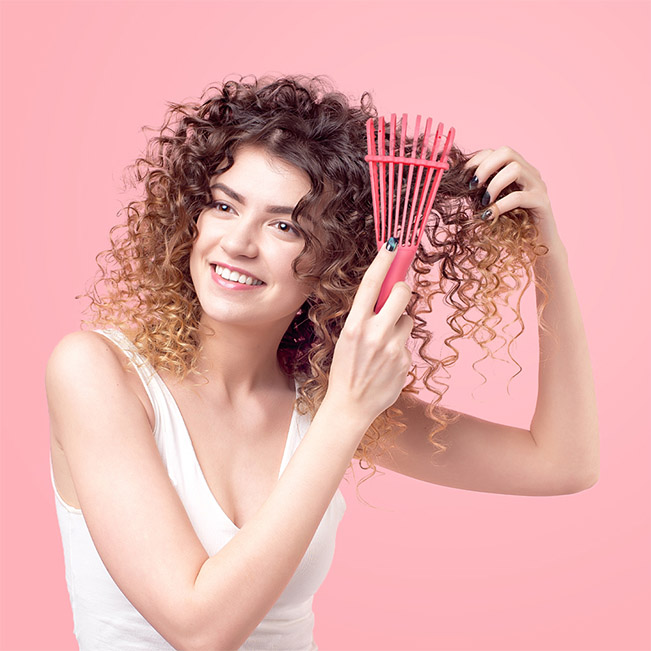 Brosse démêlante rose cheveux bouclés sans douleur - Save My Hair